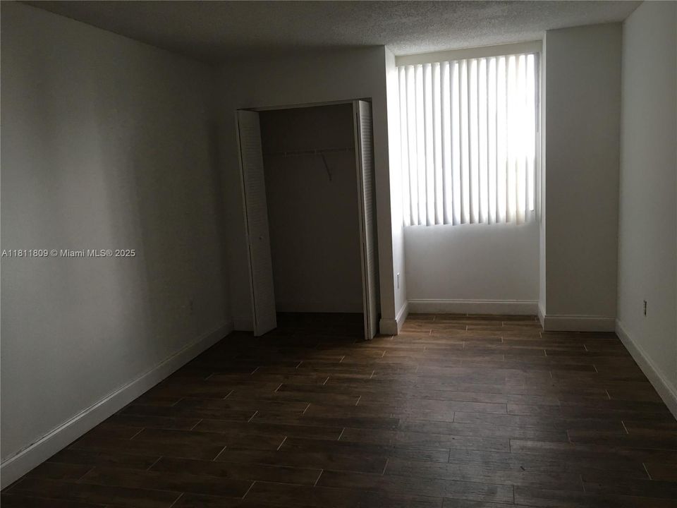 待售: $350,000 (2 贝兹, 2 浴室, 914 平方英尺)