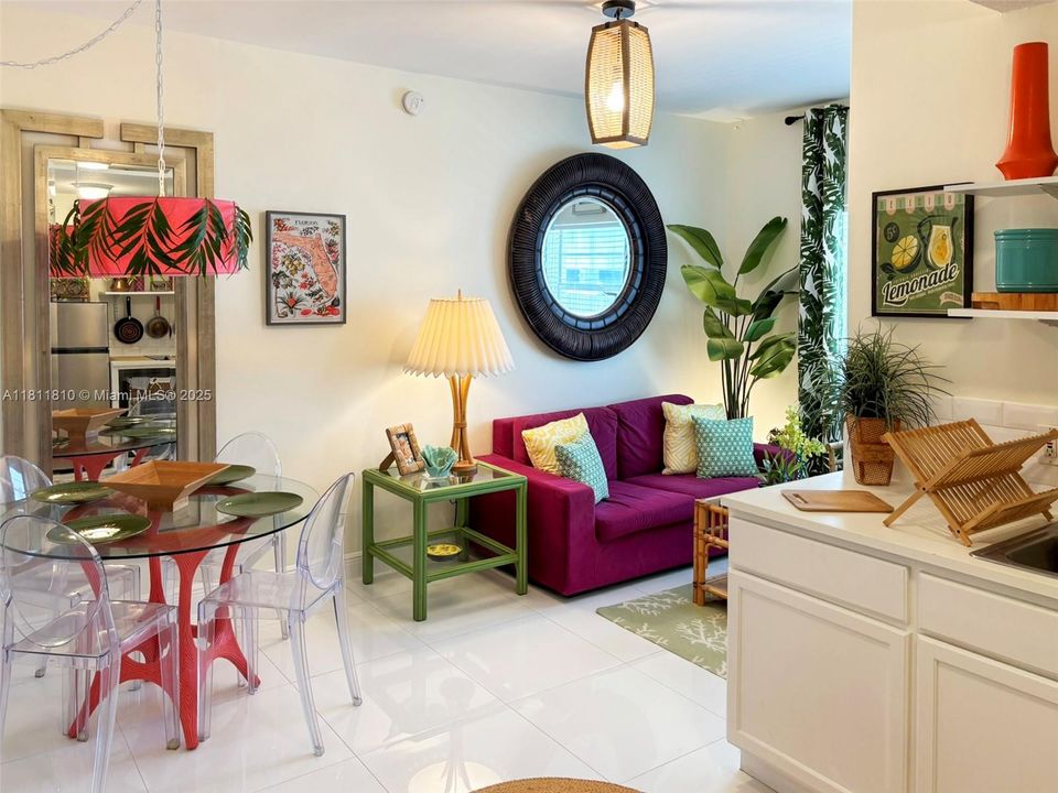 For Sale: $425,000 (1 beds, 1 baths, 410 Square Feet)