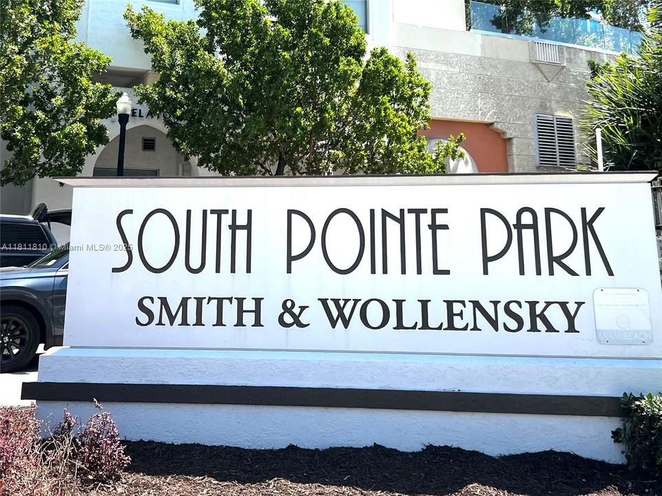 For Sale: $425,000 (1 beds, 1 baths, 410 Square Feet)