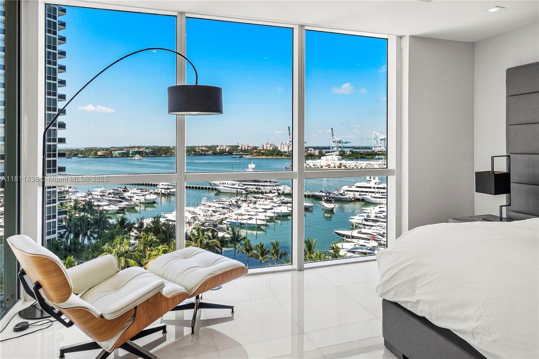 Recently Sold: $5,800,000 (4 beds, 4 baths, 3185 Square Feet)