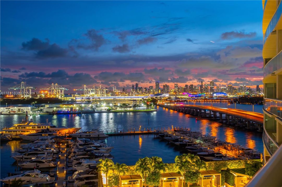 Recently Sold: $5,800,000 (4 beds, 4 baths, 3185 Square Feet)