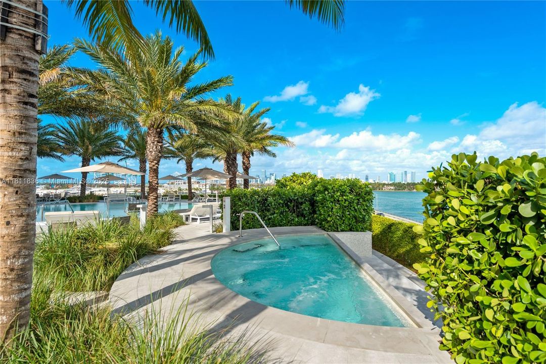 Recently Sold: $5,800,000 (4 beds, 4 baths, 3185 Square Feet)