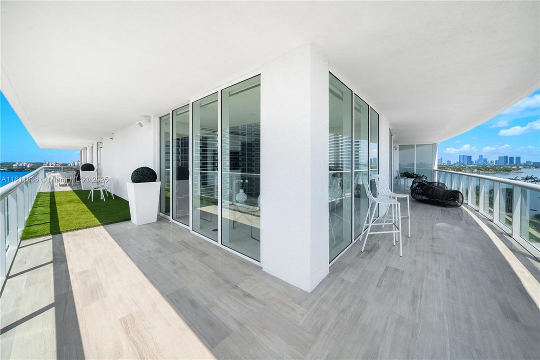 Recently Sold: $5,800,000 (4 beds, 4 baths, 3185 Square Feet)