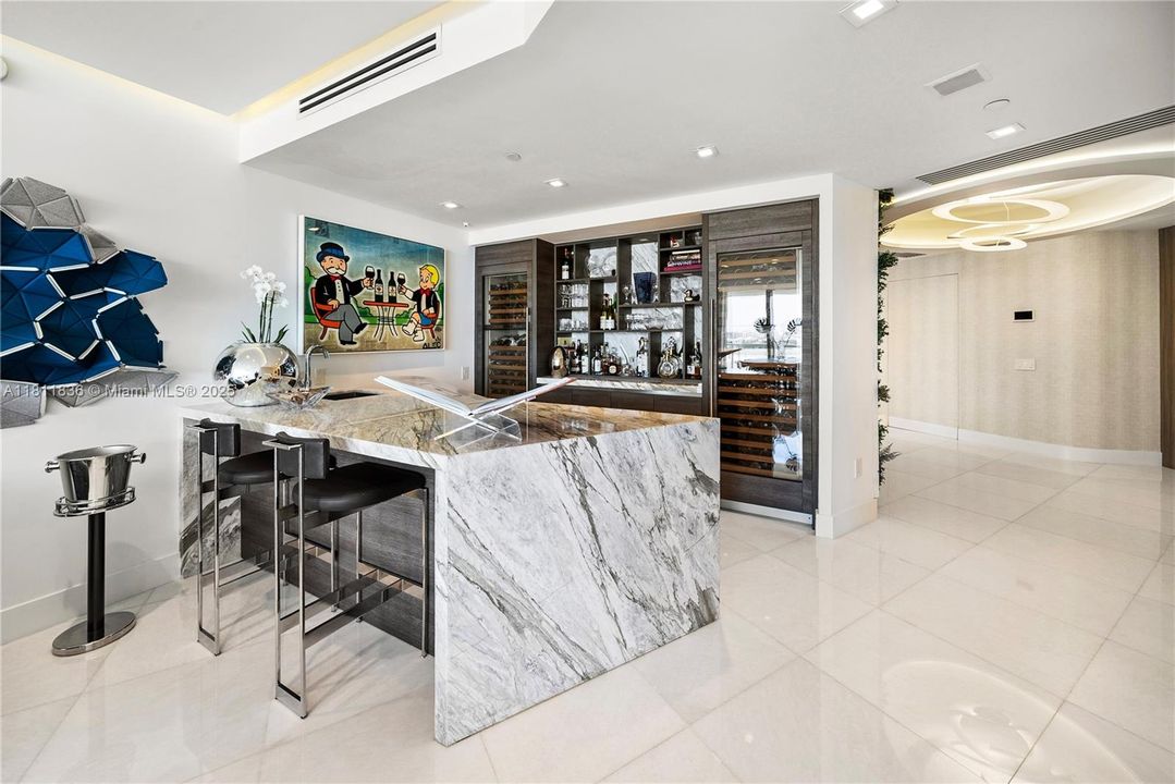 Recently Sold: $5,800,000 (4 beds, 4 baths, 3185 Square Feet)