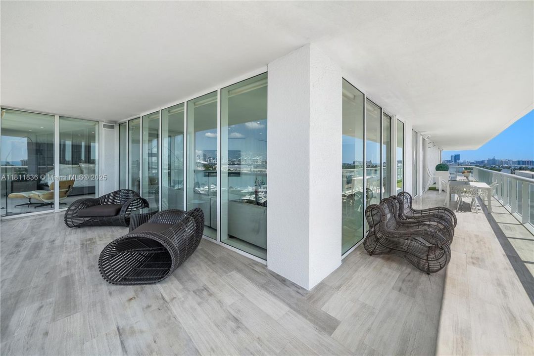 Recently Sold: $5,800,000 (4 beds, 4 baths, 3185 Square Feet)