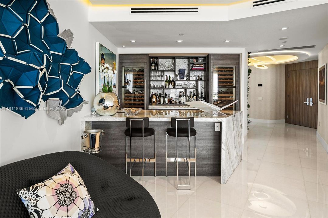 Recently Sold: $5,800,000 (4 beds, 4 baths, 3185 Square Feet)