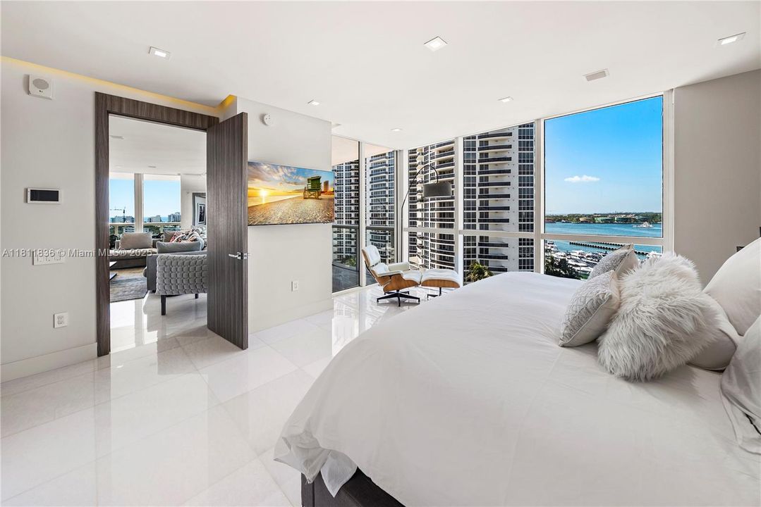 Recently Sold: $5,800,000 (4 beds, 4 baths, 3185 Square Feet)