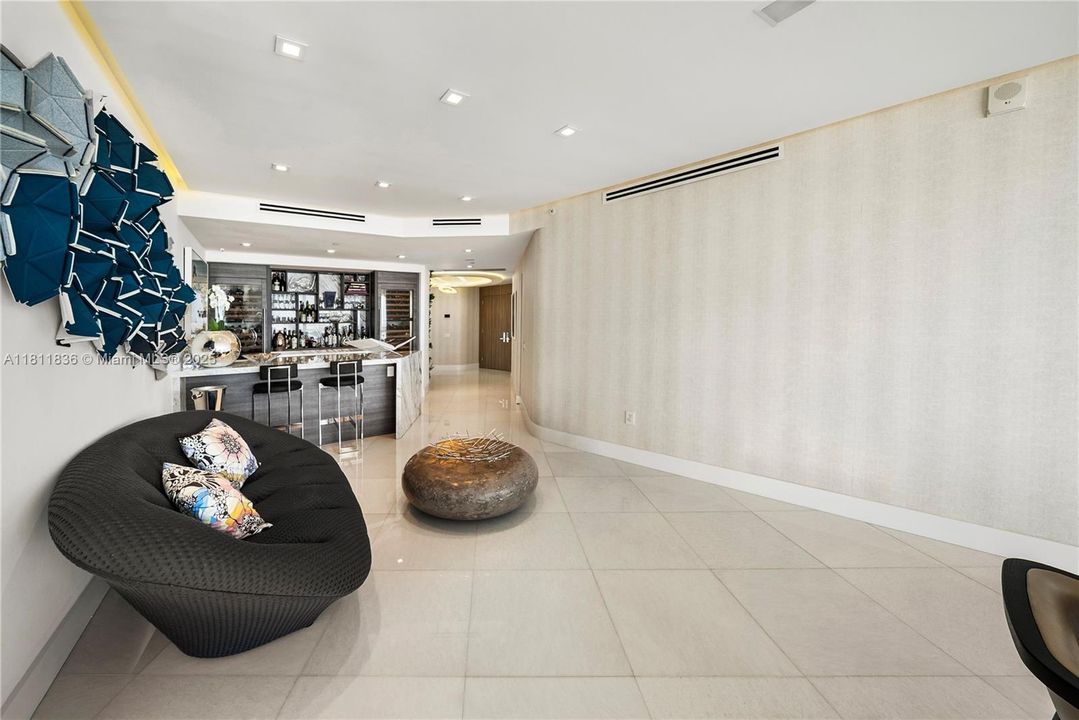 Recently Sold: $5,800,000 (4 beds, 4 baths, 3185 Square Feet)