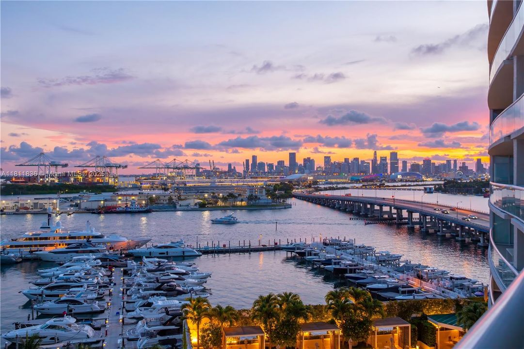 Recently Sold: $5,800,000 (4 beds, 4 baths, 3185 Square Feet)