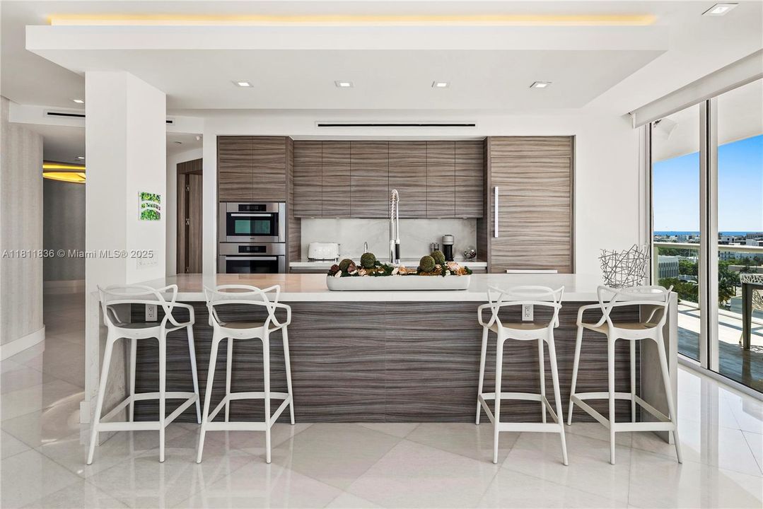 Recently Sold: $5,800,000 (4 beds, 4 baths, 3185 Square Feet)