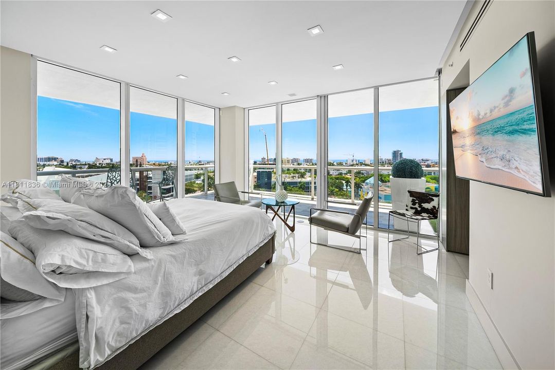 Recently Sold: $5,800,000 (4 beds, 4 baths, 3185 Square Feet)