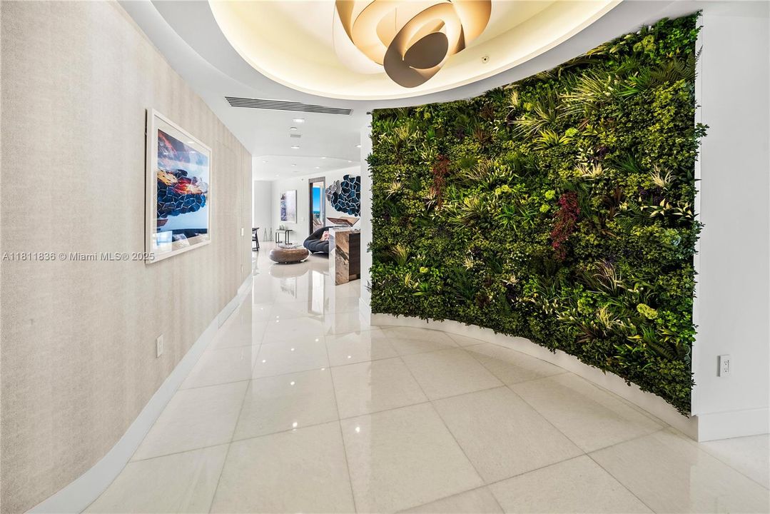 Recently Sold: $5,800,000 (4 beds, 4 baths, 3185 Square Feet)