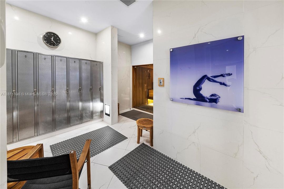 Recently Sold: $5,800,000 (4 beds, 4 baths, 3185 Square Feet)