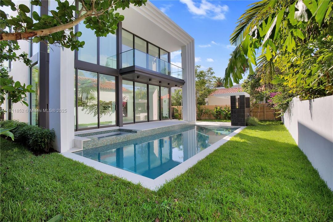 En Venta: $6,500,000 (5 camas, 5 baños, 4062 Pies cuadrados)