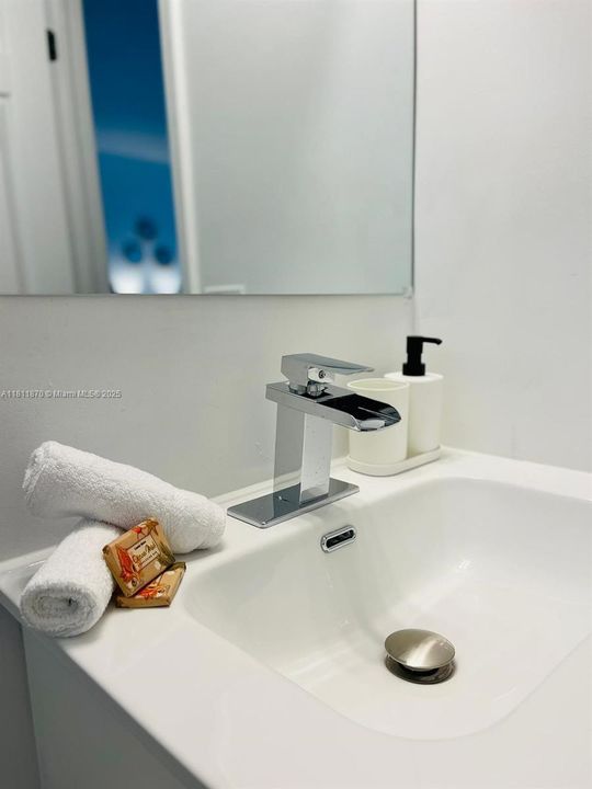 En Venta: $775,000 (0 camas, 0 baños, 1840 Pies cuadrados)