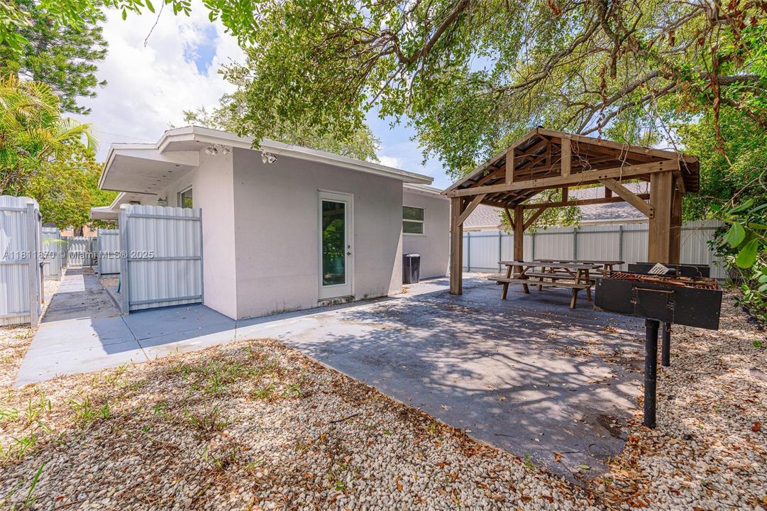 En Venta: $775,000 (0 camas, 0 baños, 1840 Pies cuadrados)