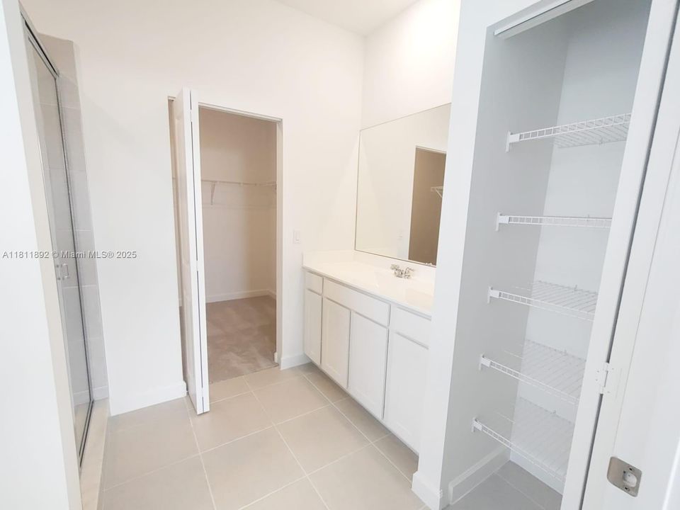 Recently Rented: $2,400 (3 beds, 2 baths, 1821 Square Feet)