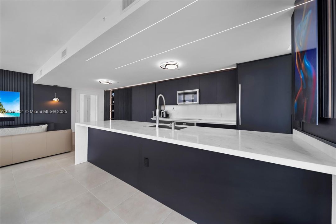 待售: $2,490,000 (3 贝兹, 3 浴室, 2003 平方英尺)