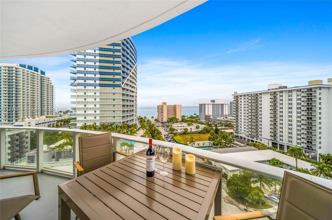 待售: $2,490,000 (3 贝兹, 3 浴室, 2003 平方英尺)