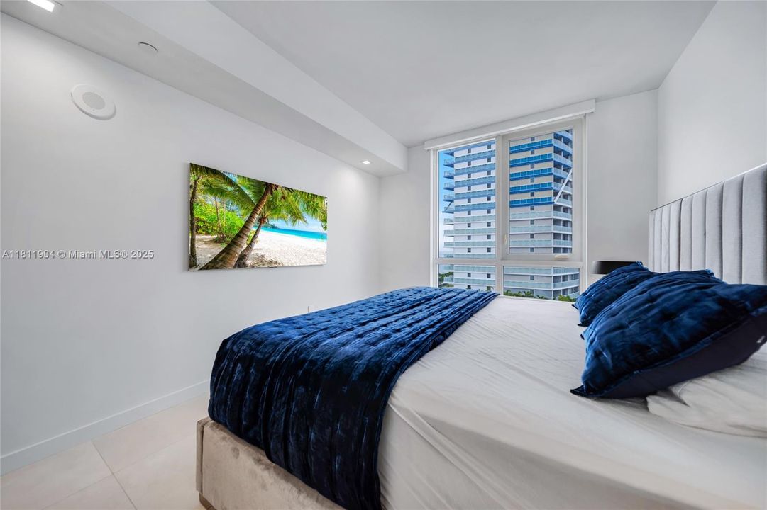 待售: $2,490,000 (3 贝兹, 3 浴室, 2003 平方英尺)