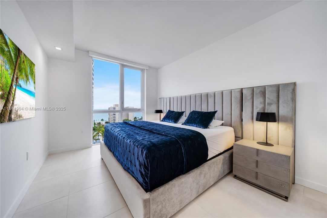 待售: $2,490,000 (3 贝兹, 3 浴室, 2003 平方英尺)