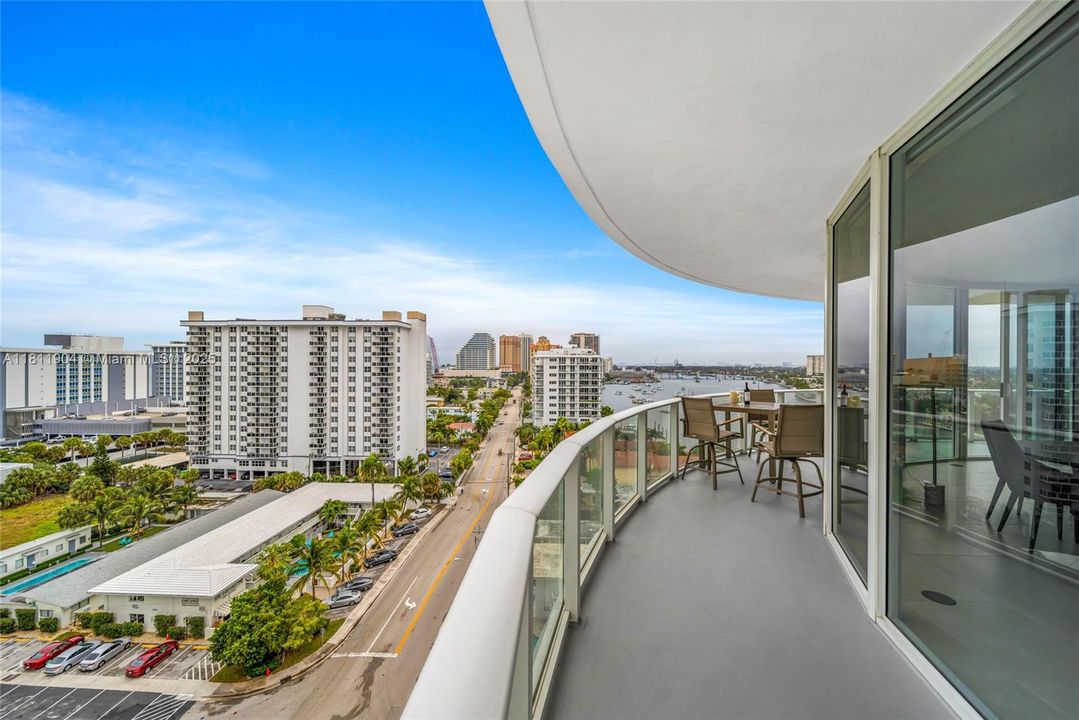 待售: $2,490,000 (3 贝兹, 3 浴室, 2003 平方英尺)