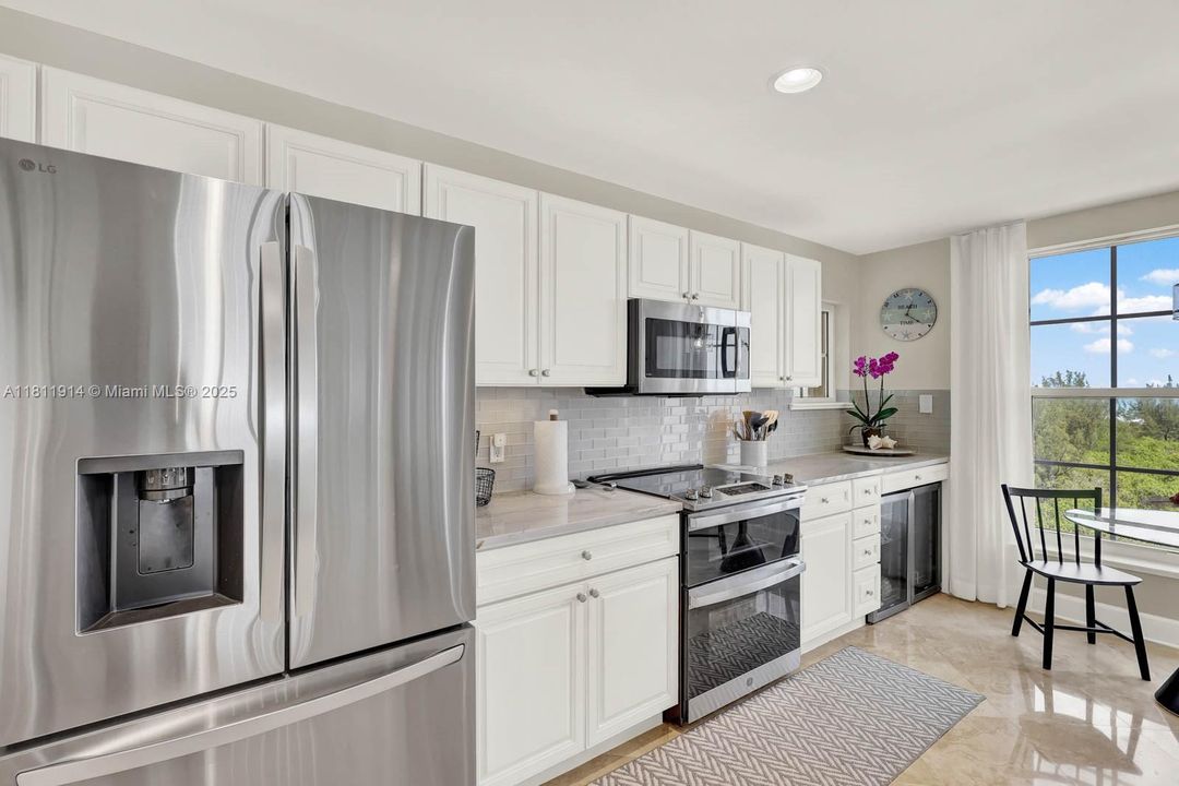 Recently Sold: $1,260,000 (4 beds, 3 baths, 2759 Square Feet)