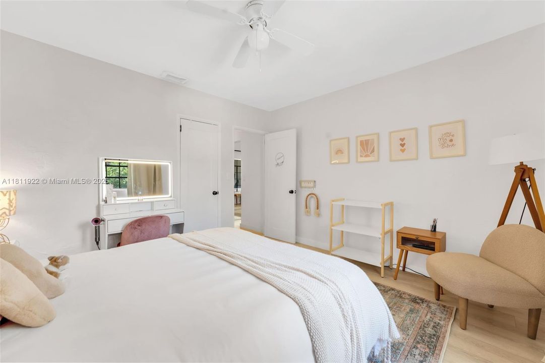 For Sale: $1,750,000 (3 beds, 2 baths, 1484 Square Feet)