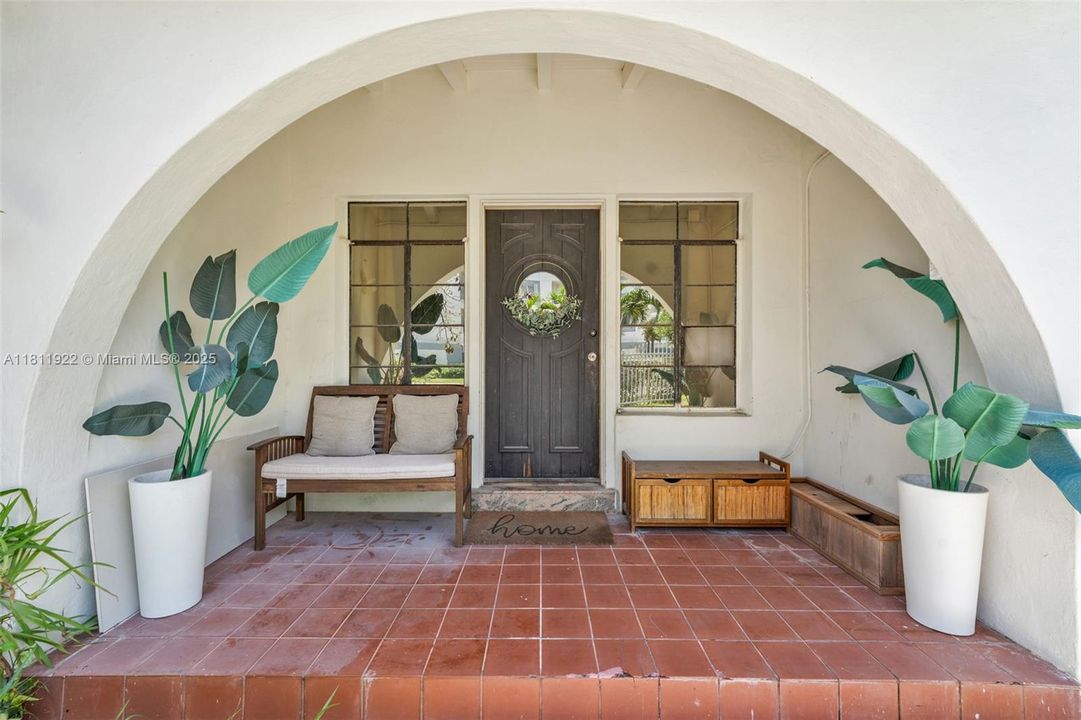 For Sale: $1,750,000 (3 beds, 2 baths, 1484 Square Feet)