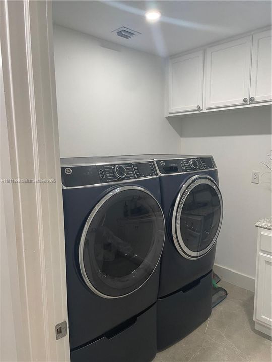 待售: $1,750,000 (3 贝兹, 3 浴室, 2438 平方英尺)