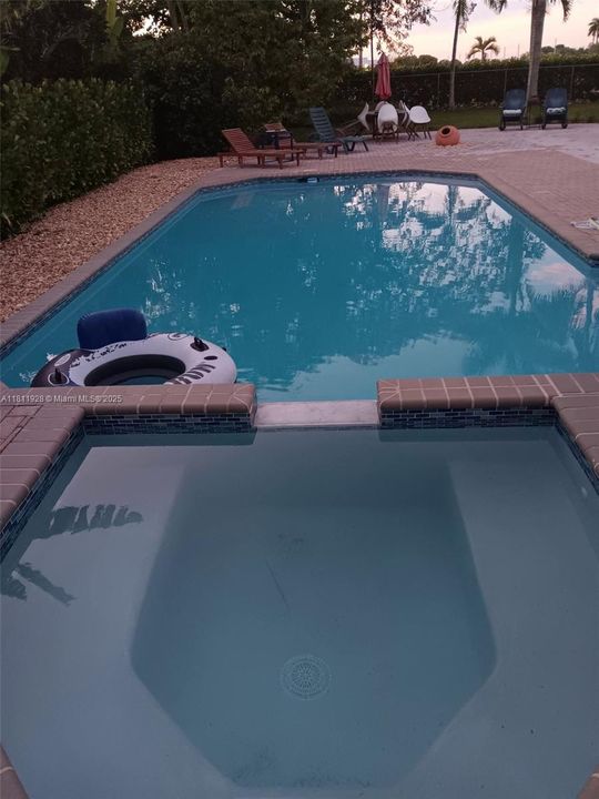 待售: $1,750,000 (3 贝兹, 3 浴室, 2438 平方英尺)