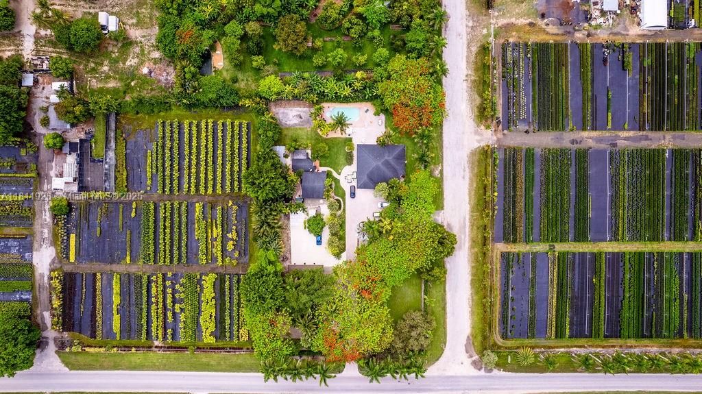 待售: $1,750,000 (3 贝兹, 3 浴室, 2438 平方英尺)