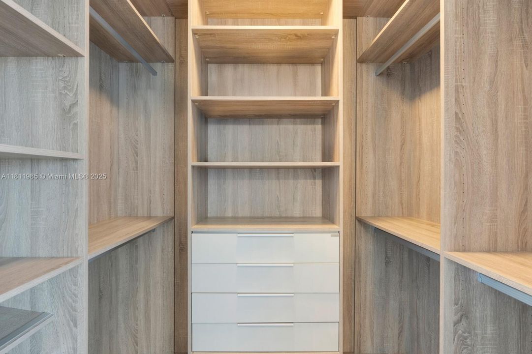 На продажу: $3,990,000 (4 спален, 4 ванн, 4154 Квадратных фут)