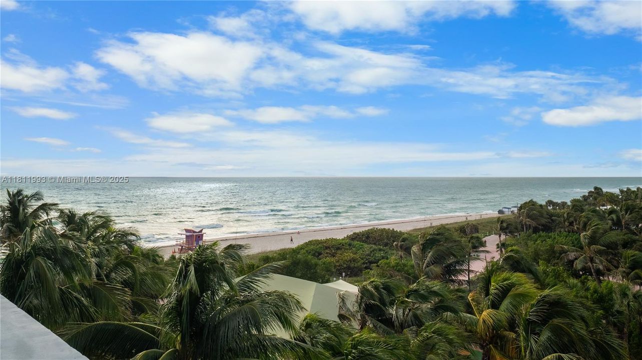 For Sale: $815,000 (1 beds, 2 baths, 819 Square Feet)