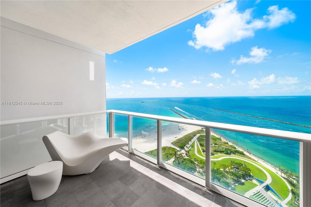 For Sale: $15,900,000 (3 beds, 4 baths, 3335 Square Feet)