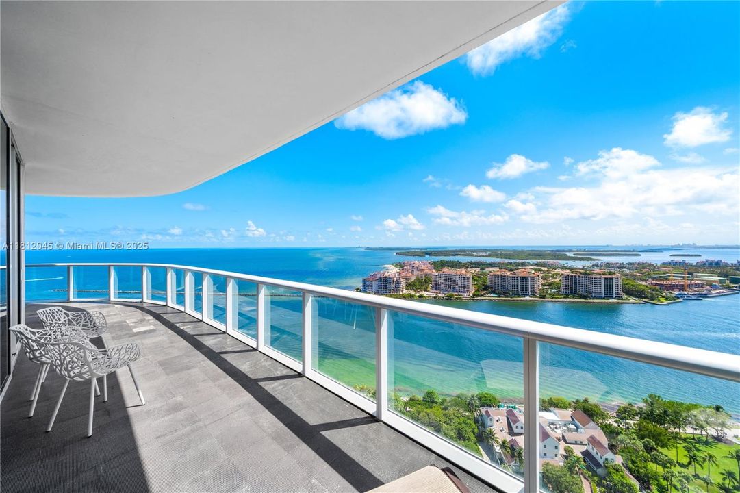 For Sale: $15,900,000 (3 beds, 4 baths, 3335 Square Feet)