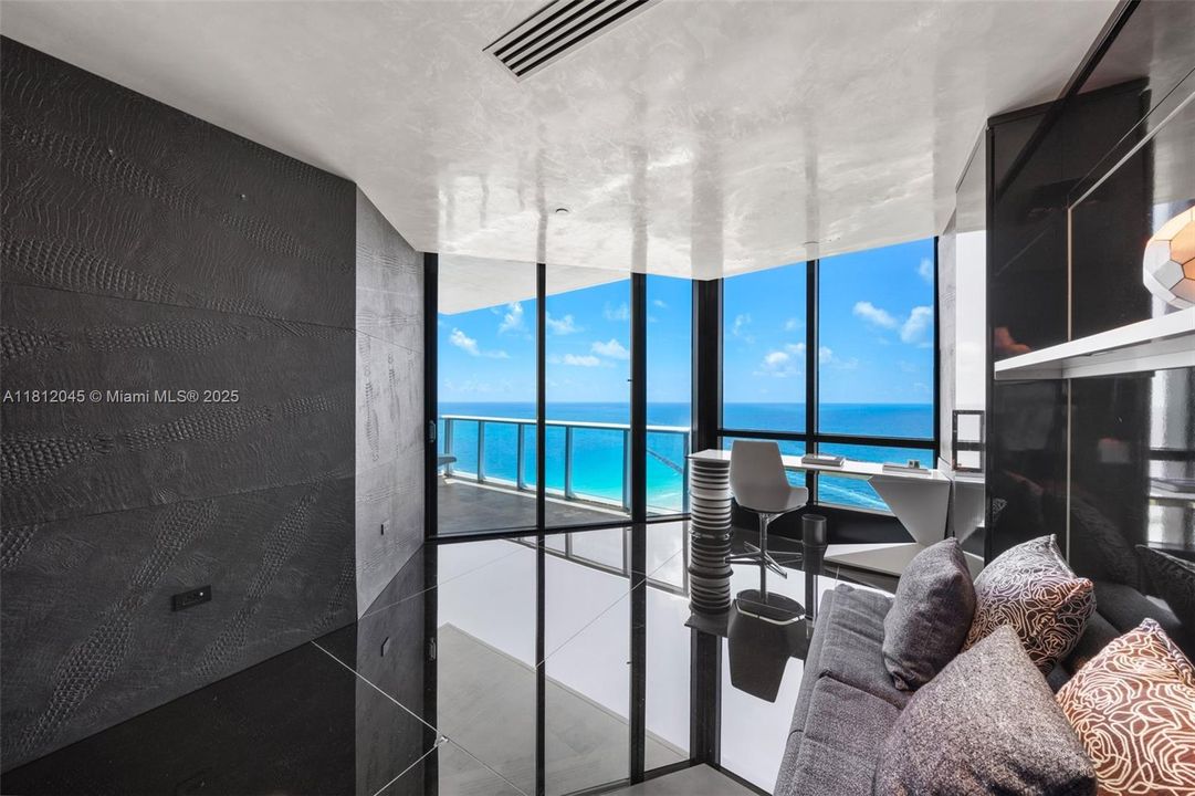 For Sale: $15,900,000 (3 beds, 4 baths, 3335 Square Feet)
