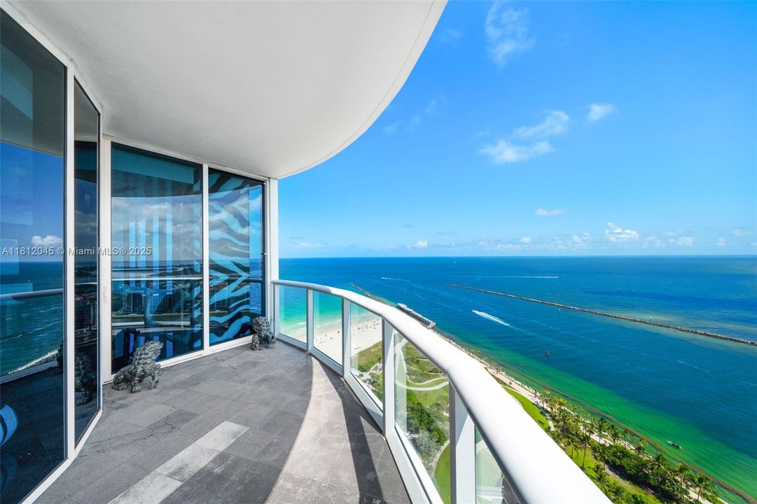For Sale: $15,900,000 (3 beds, 4 baths, 3335 Square Feet)