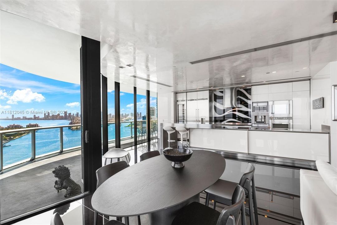 For Sale: $15,900,000 (3 beds, 4 baths, 3335 Square Feet)
