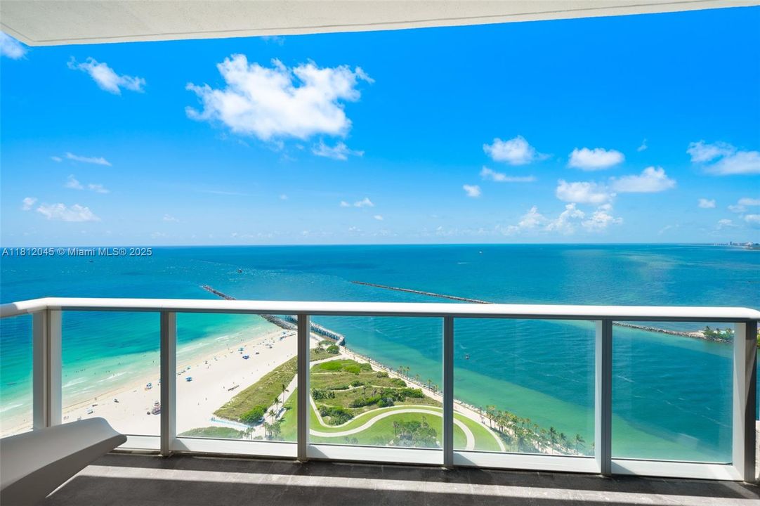 For Sale: $15,900,000 (3 beds, 4 baths, 3335 Square Feet)