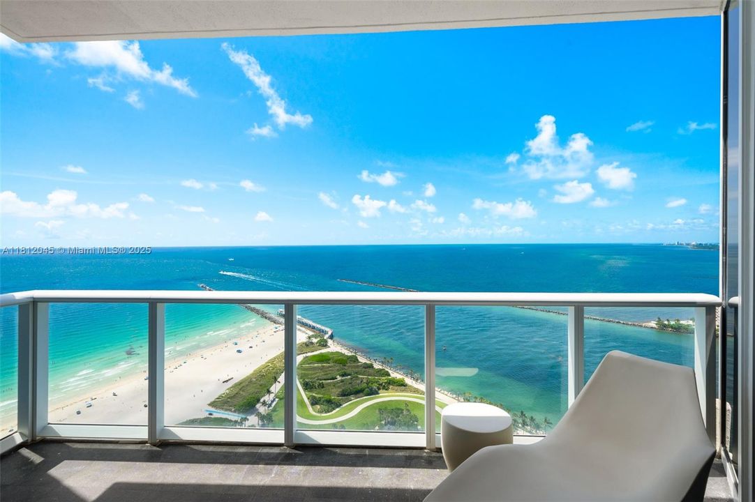 For Sale: $15,900,000 (3 beds, 4 baths, 3335 Square Feet)