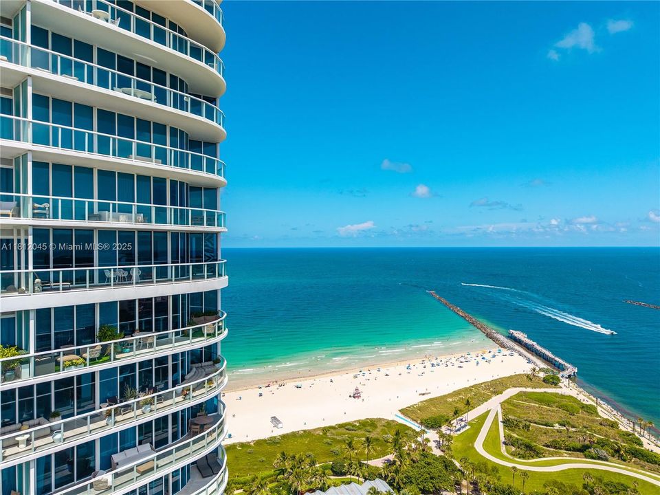 For Sale: $15,900,000 (3 beds, 4 baths, 3335 Square Feet)