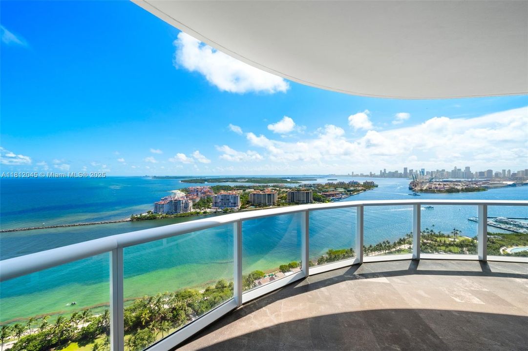 For Sale: $15,900,000 (3 beds, 4 baths, 3335 Square Feet)