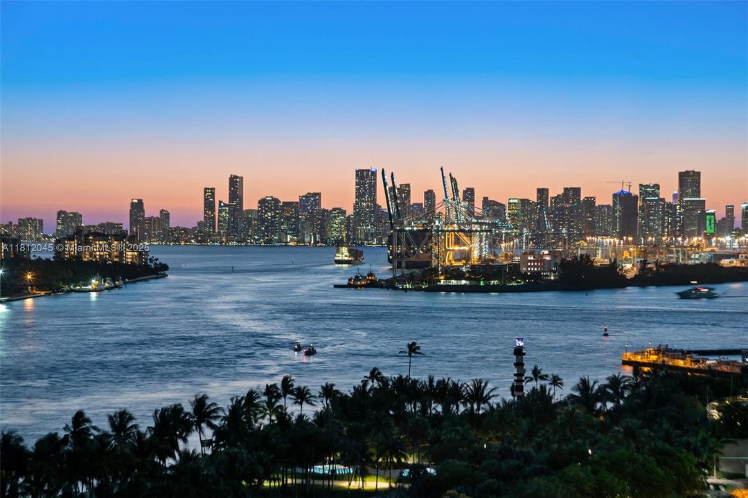 For Sale: $15,900,000 (3 beds, 4 baths, 3335 Square Feet)