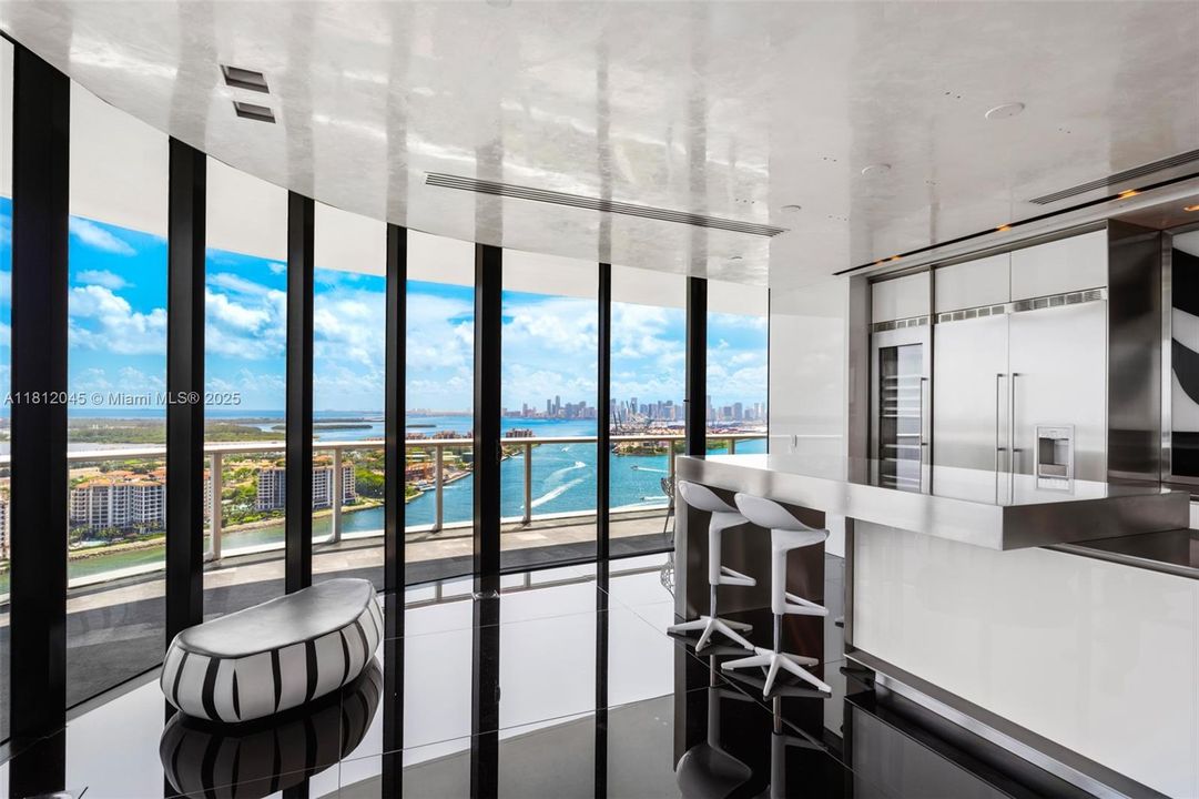 For Sale: $15,900,000 (3 beds, 4 baths, 3335 Square Feet)
