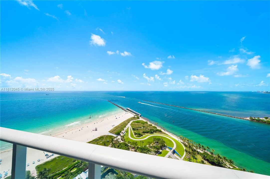 For Sale: $15,900,000 (3 beds, 4 baths, 3335 Square Feet)