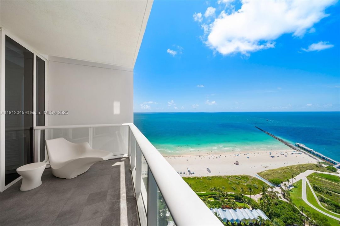 For Sale: $15,900,000 (3 beds, 4 baths, 3335 Square Feet)