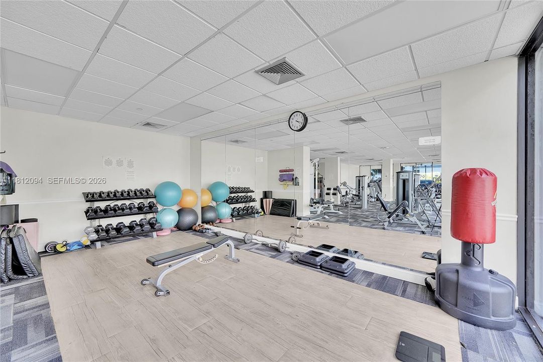 На продажу: $419,000 (2 спален, 2 ванн, 1270 Квадратных фут)