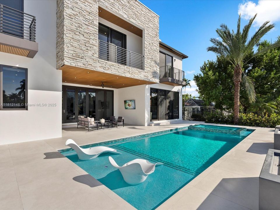 For Sale: $7,200,000 (5 beds, 5 baths, 6026 Square Feet)