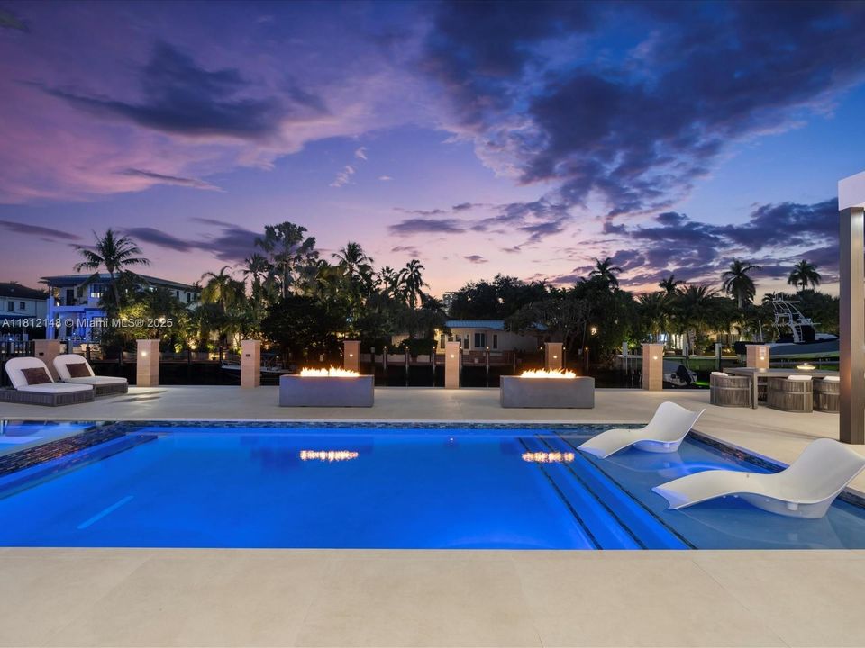 For Sale: $7,200,000 (5 beds, 5 baths, 6026 Square Feet)